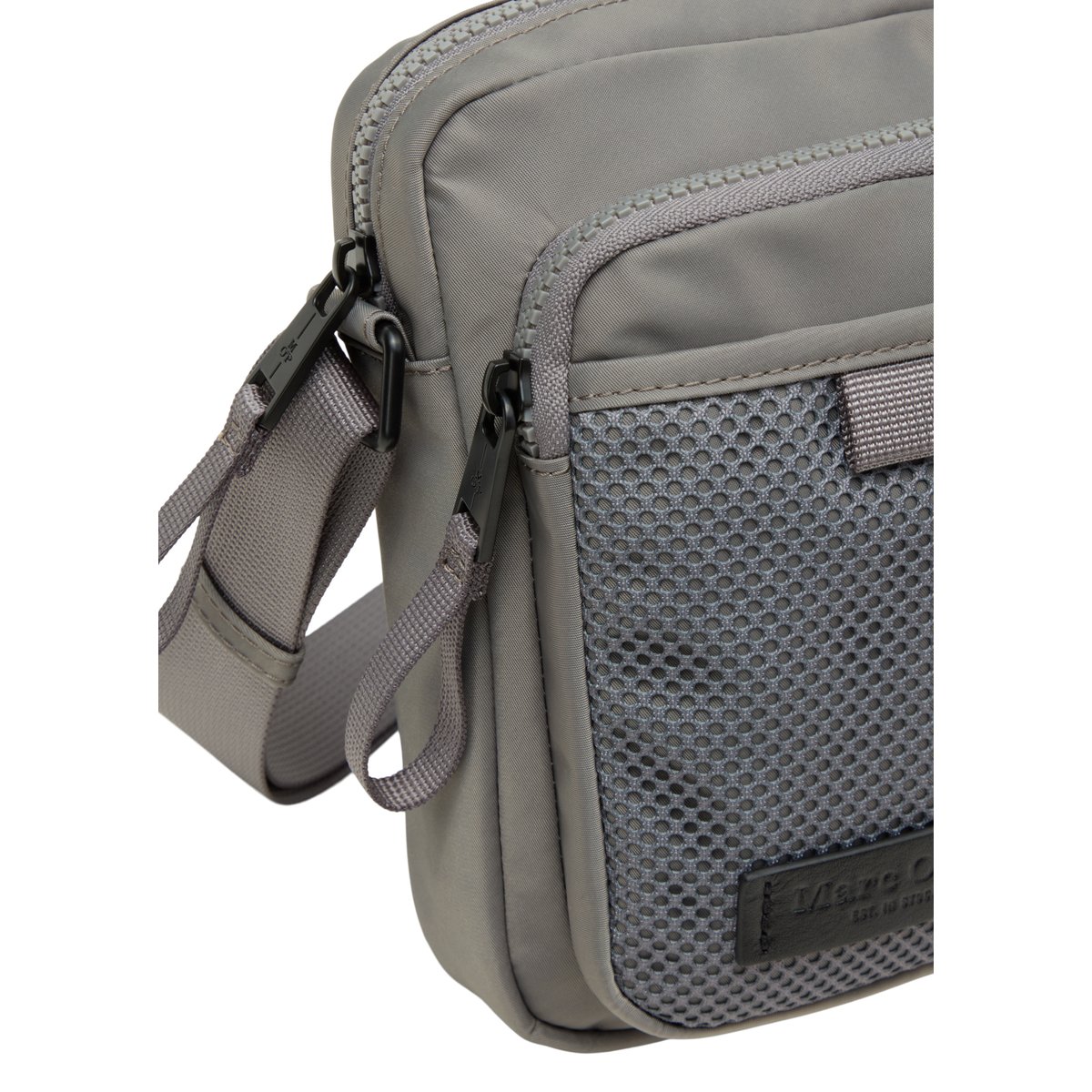 Sac à bandoulière modèle Pascal en polyamide recyclé gris, MARC O'POLO