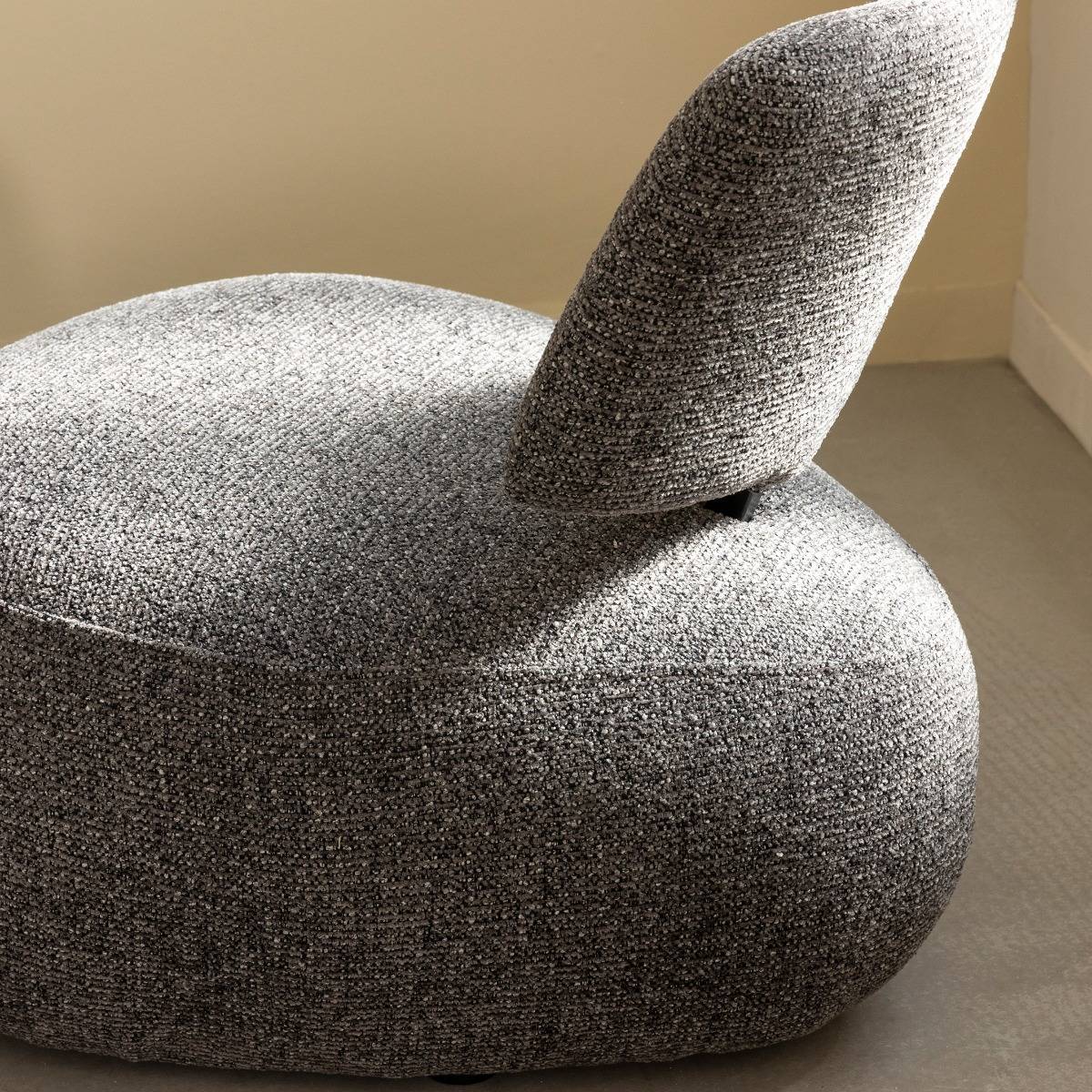 Fauteuil en tissu bouclette TÉRÉSIA gris, MADE IN MEUBLES 
