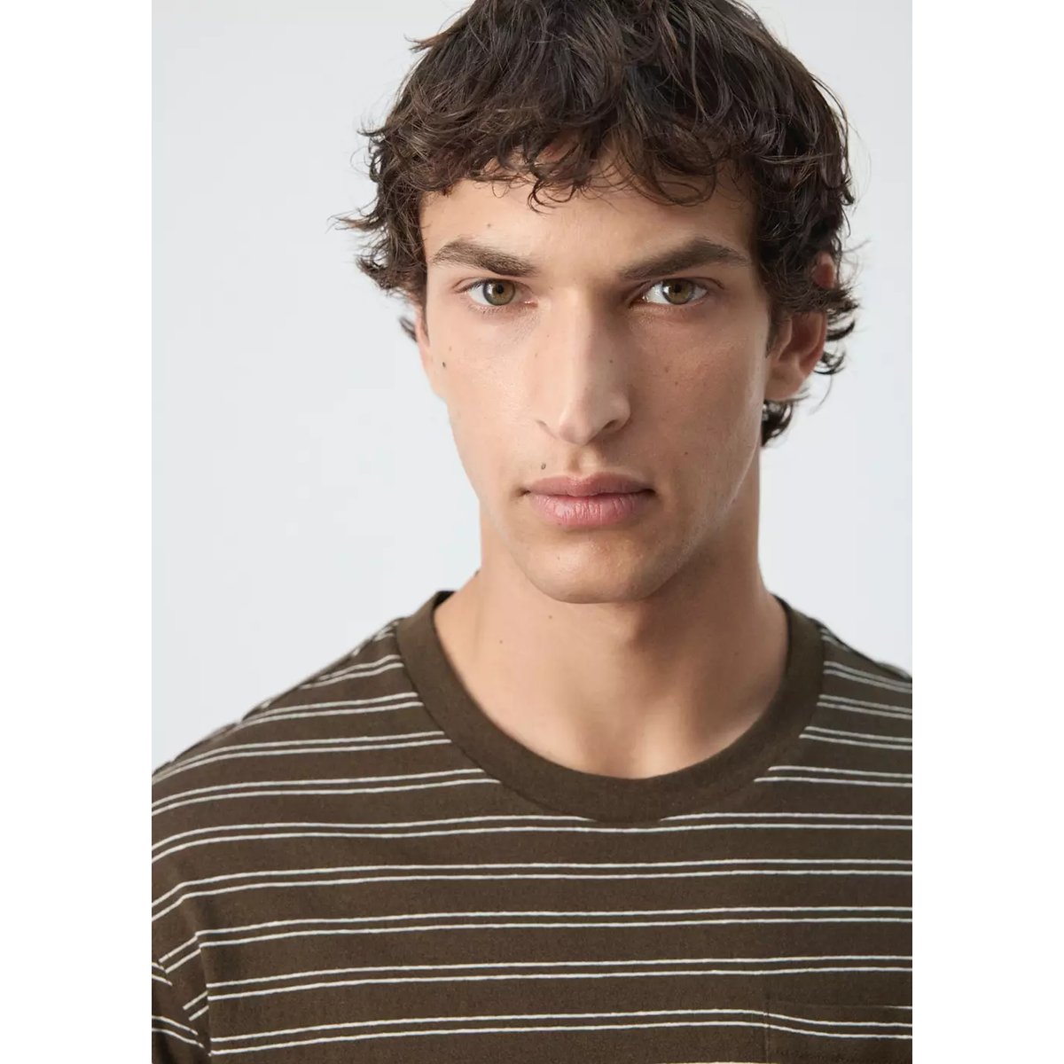 T-shirt regular fit en mélange de coton et lin chocolat, MANGO MAN