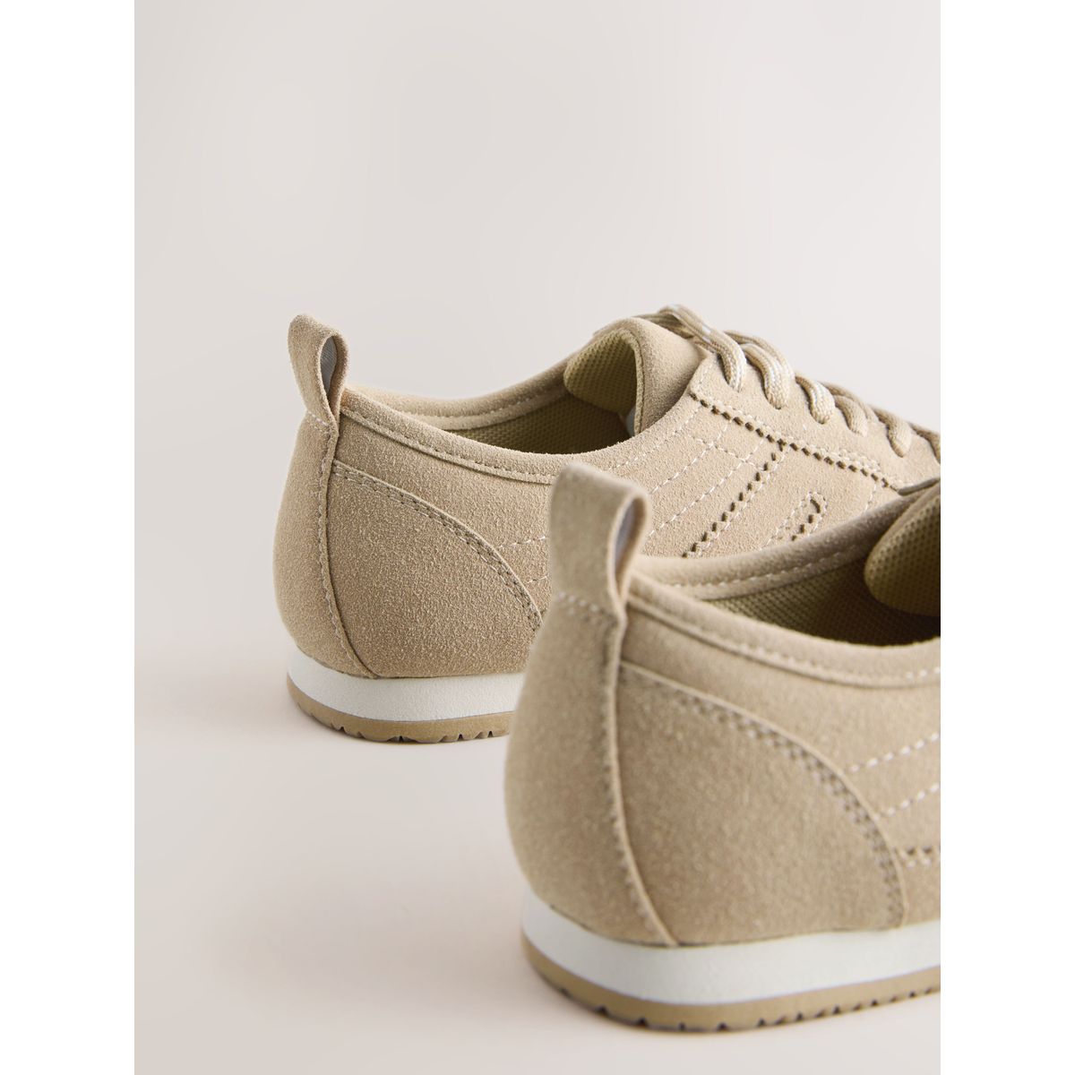 Baskets à lacets style rétro beige neutre, NEXT