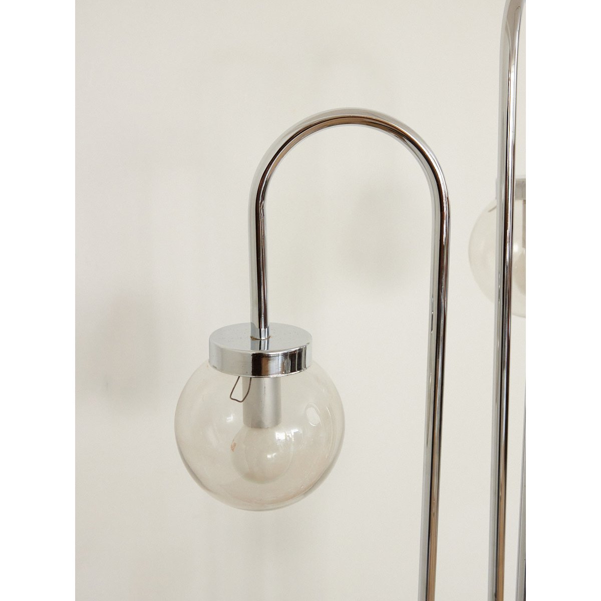 Lampadaire 3 branches en chrome Julien N°436 - Bon état gris, DEBONGOUT