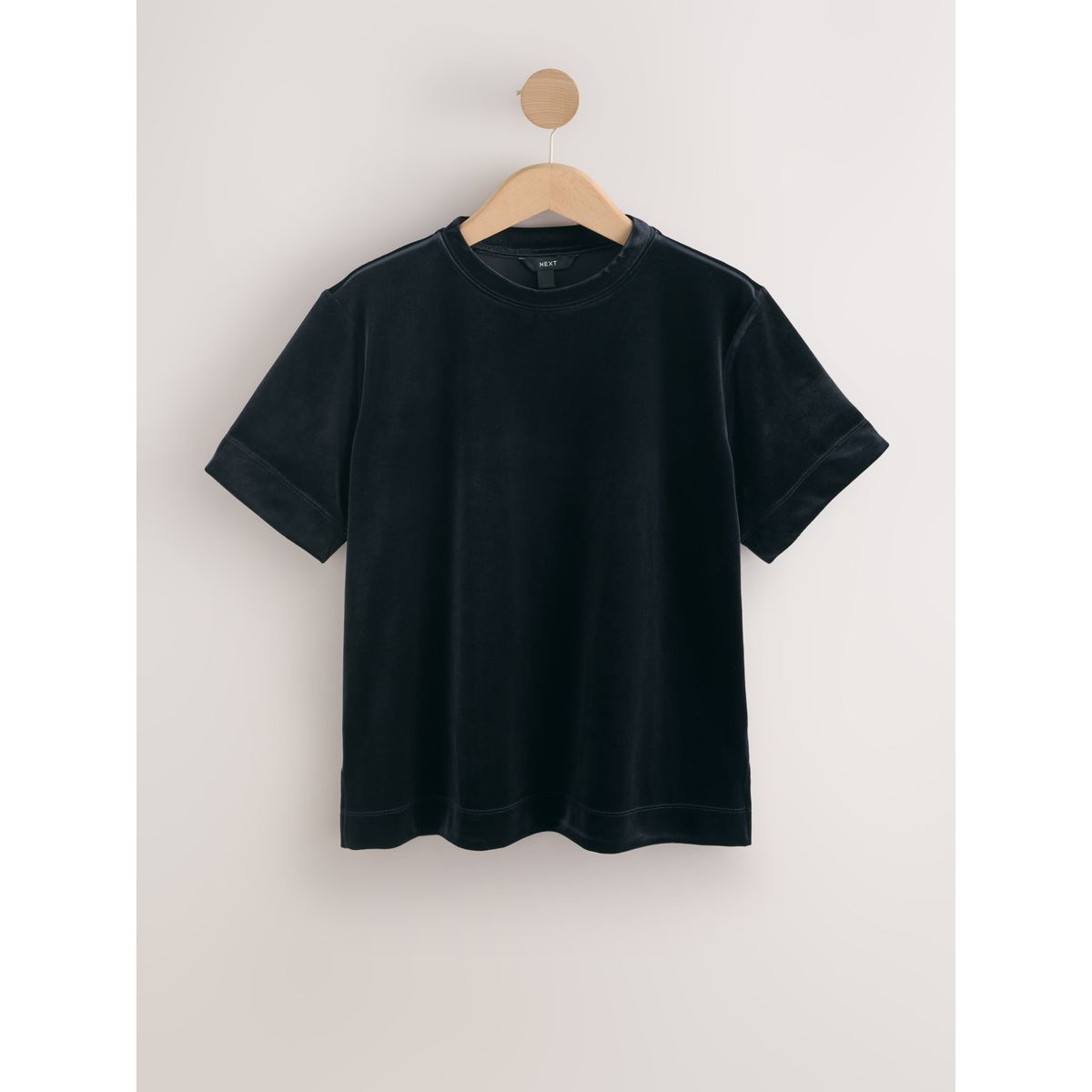 T-shirt manches courtes ras du cou en velours noir, NEXT