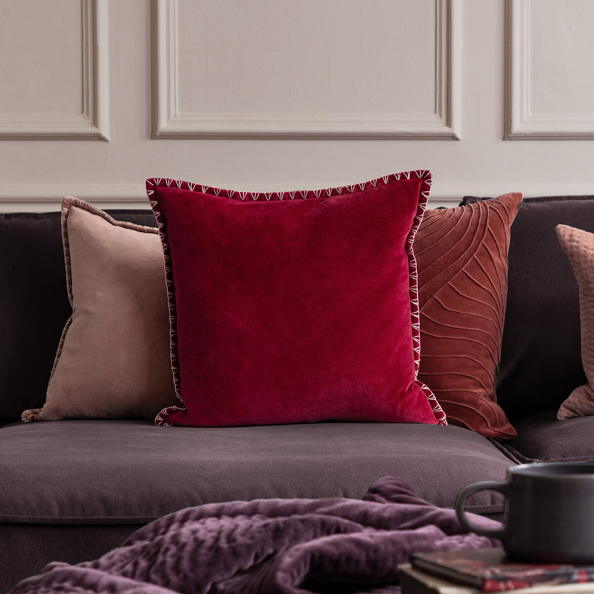 Stitch Plain Blanket Stitched Cushion berry, VOYAGE MAISON