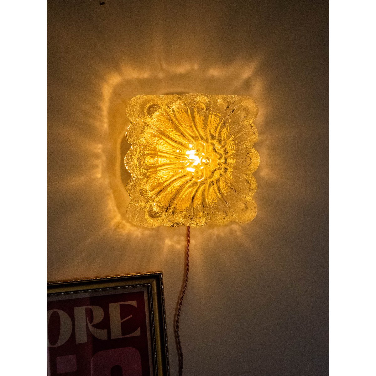 Applique carrée dorée en verre Suzette N°180 - Bon état doré, DEBONGOUT