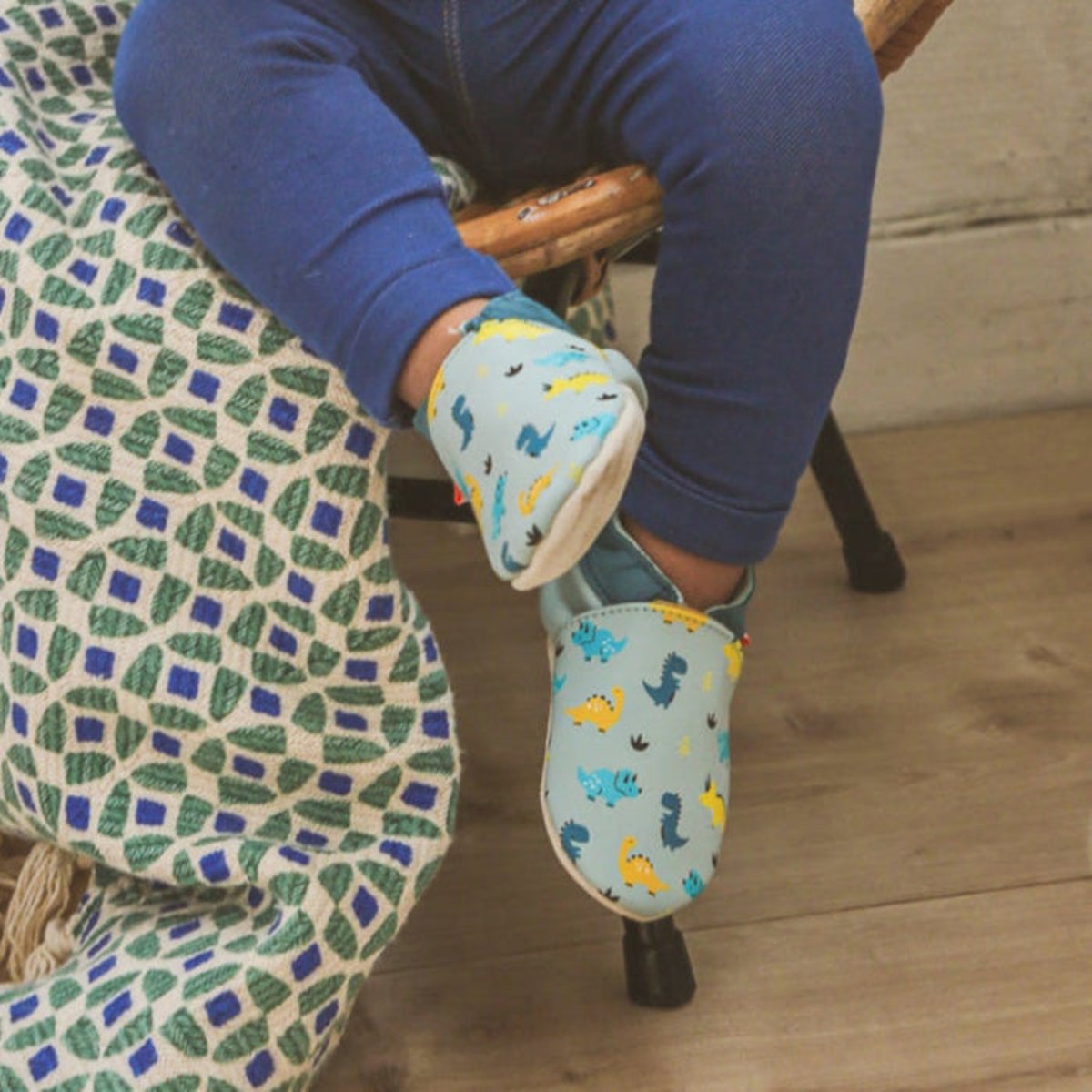 Chaussons bébé cuir souple Nestor les dinosaures bleu, TICHOUPS