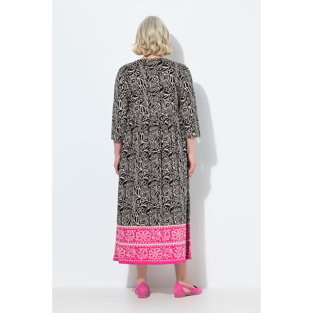 Robe en jersey. Col rond et manches 3/4. noir, ULLA POPKEN