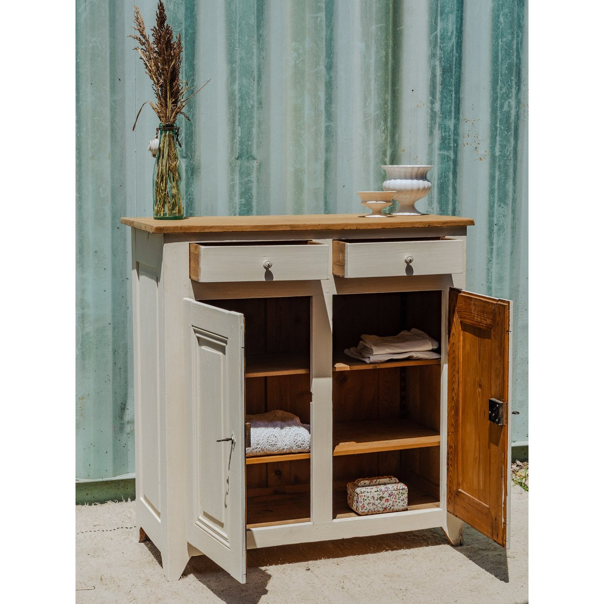 Buffet en bois crème Gilbert N°1542 - Bon état bois clair, DEBONGOUT