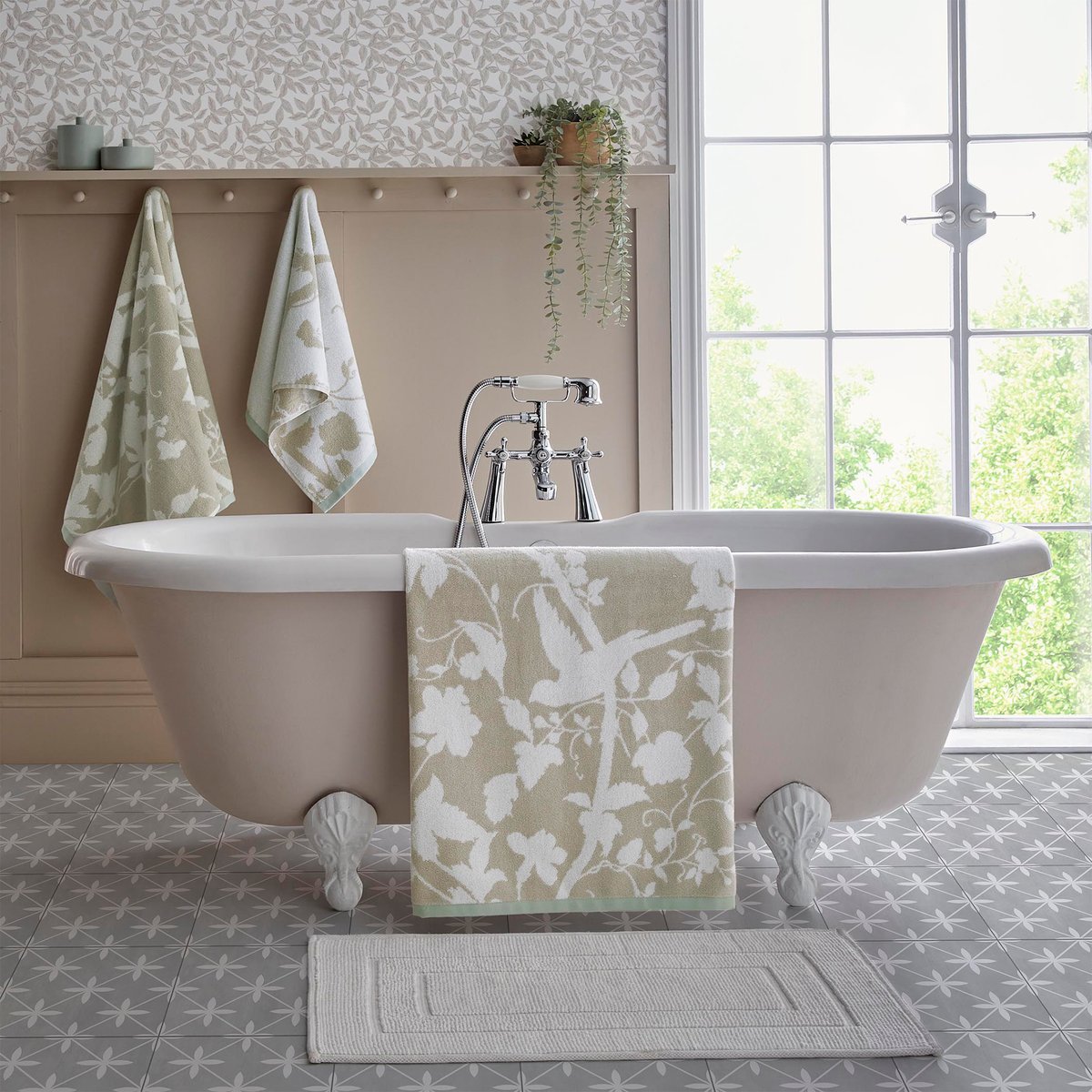 Serviette de toilette Fleurs Jardin Oriental gris colombe, crème, LAURA ASHLEY