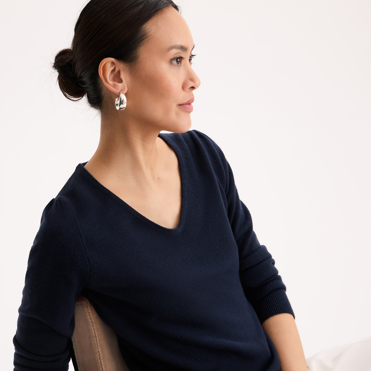 Pull col V, fine maille au toucher très doux marine, ANNE WEYBURN