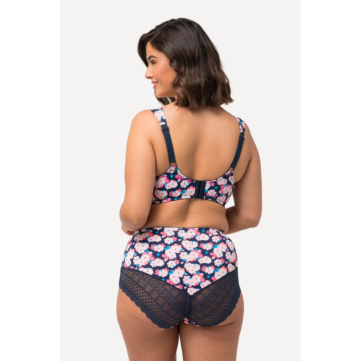 Soutien-gorge à armatures. Fleurs bleu nuit, ULLA POPKEN