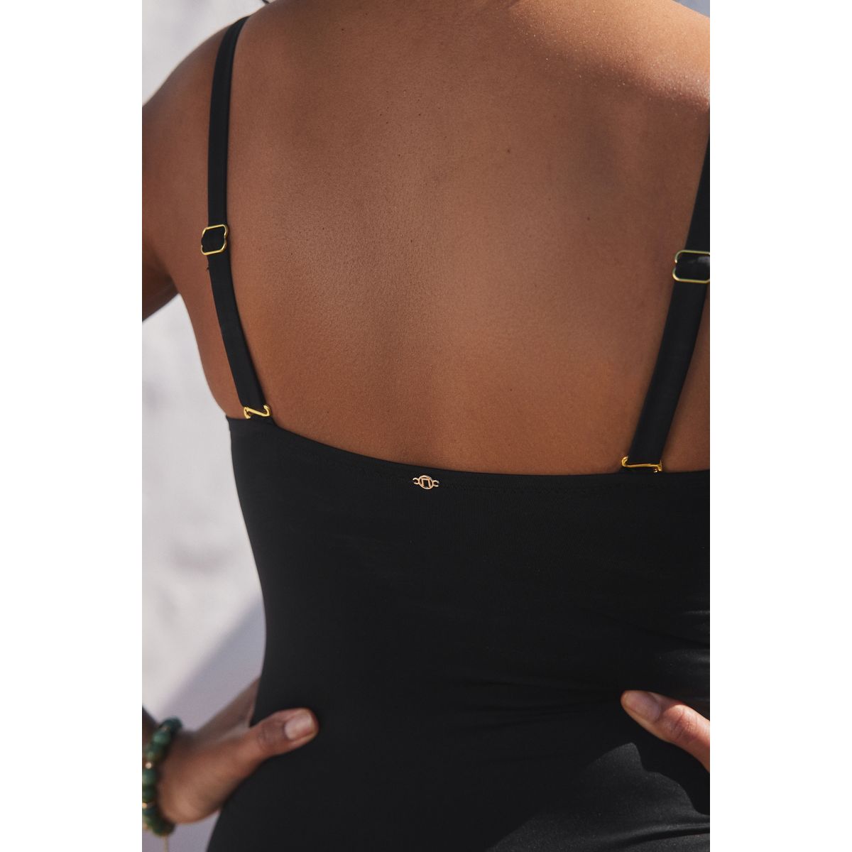 Maillot de bain bandeau gainant à torsade noir, NEXT
