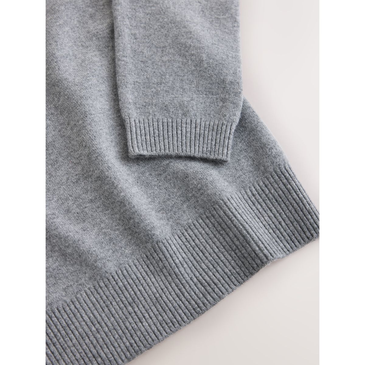 Pull ultra-doux à manches longues et col v gris, NEXT