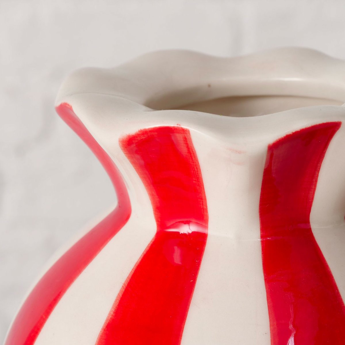 Vase design céramique rouge et blanc bonbon 13x13x17.5cm rouge, WADIGA