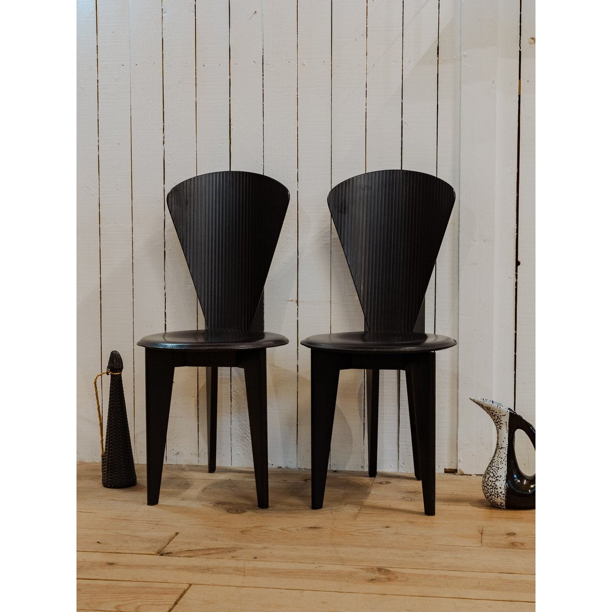 Paire de chaises en simili cuir noir Alma N°1694 - Bon état noir, DEBONGOUT