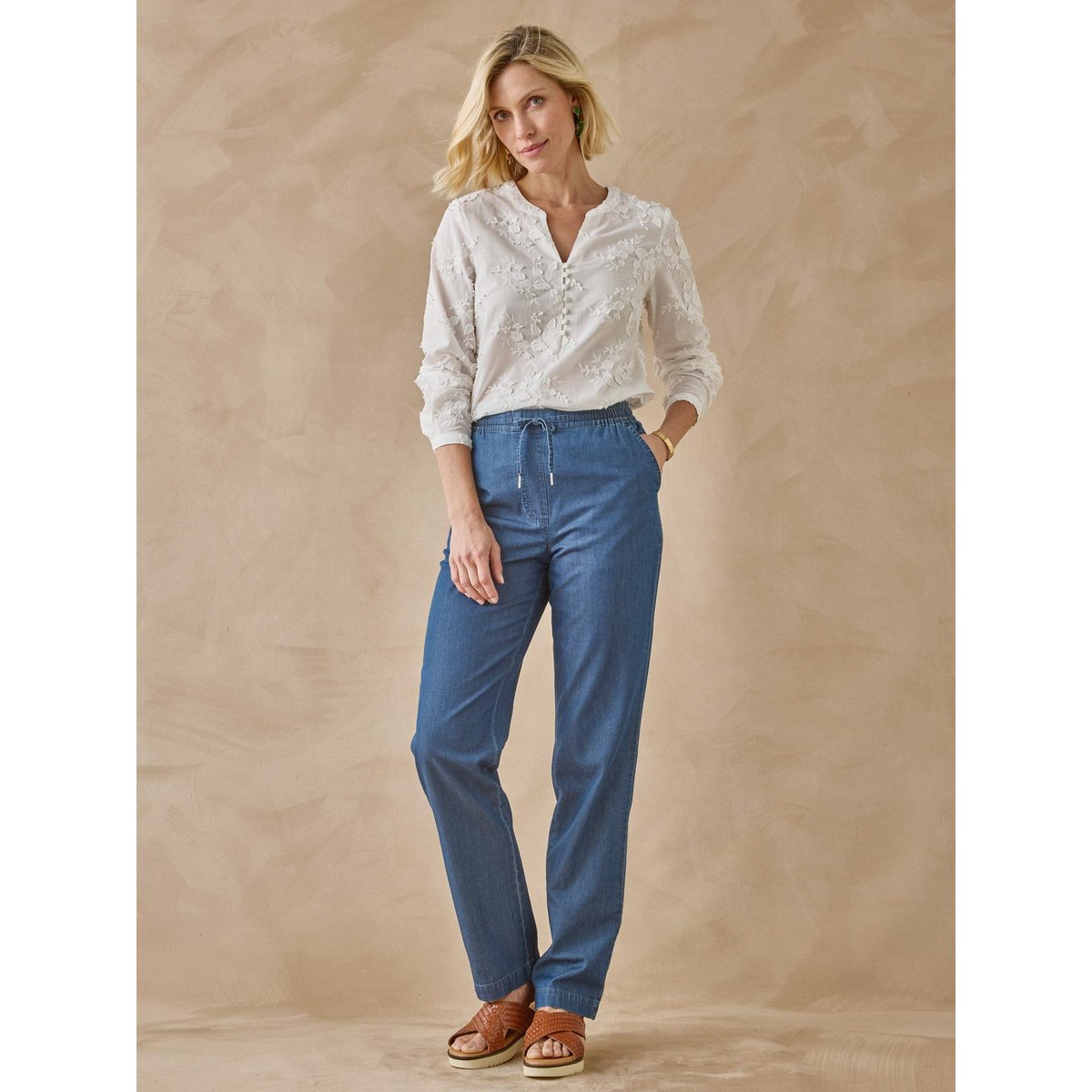 Blouse brodée en coton ecru, DAXON