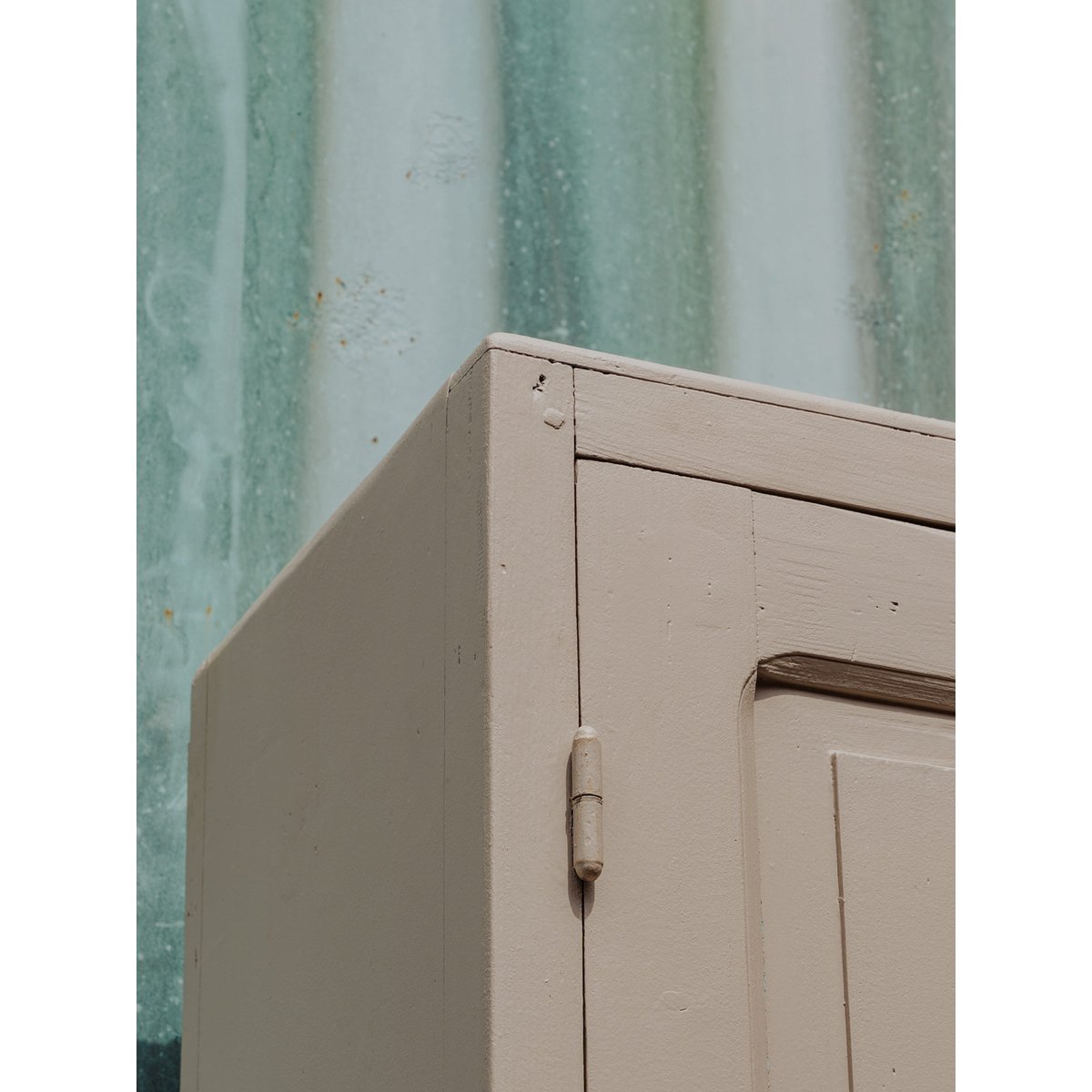 Armoire en bois beige Blandine N°428 - Bon état bois foncé, DEBONGOUT