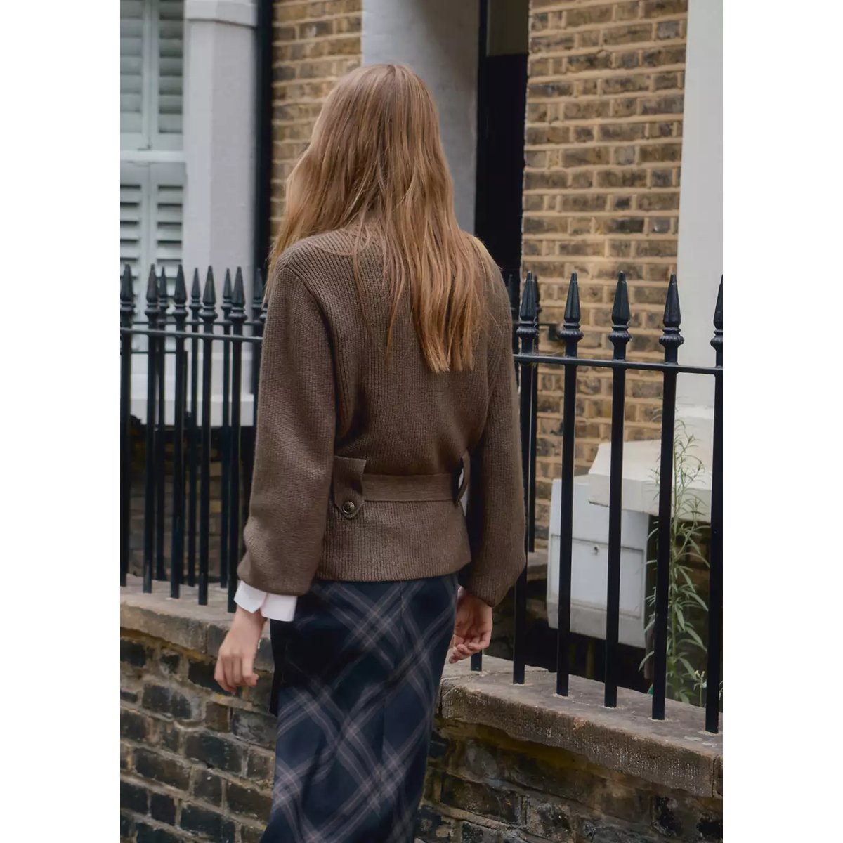 Gilet maille ceinture chocolat, MANGO