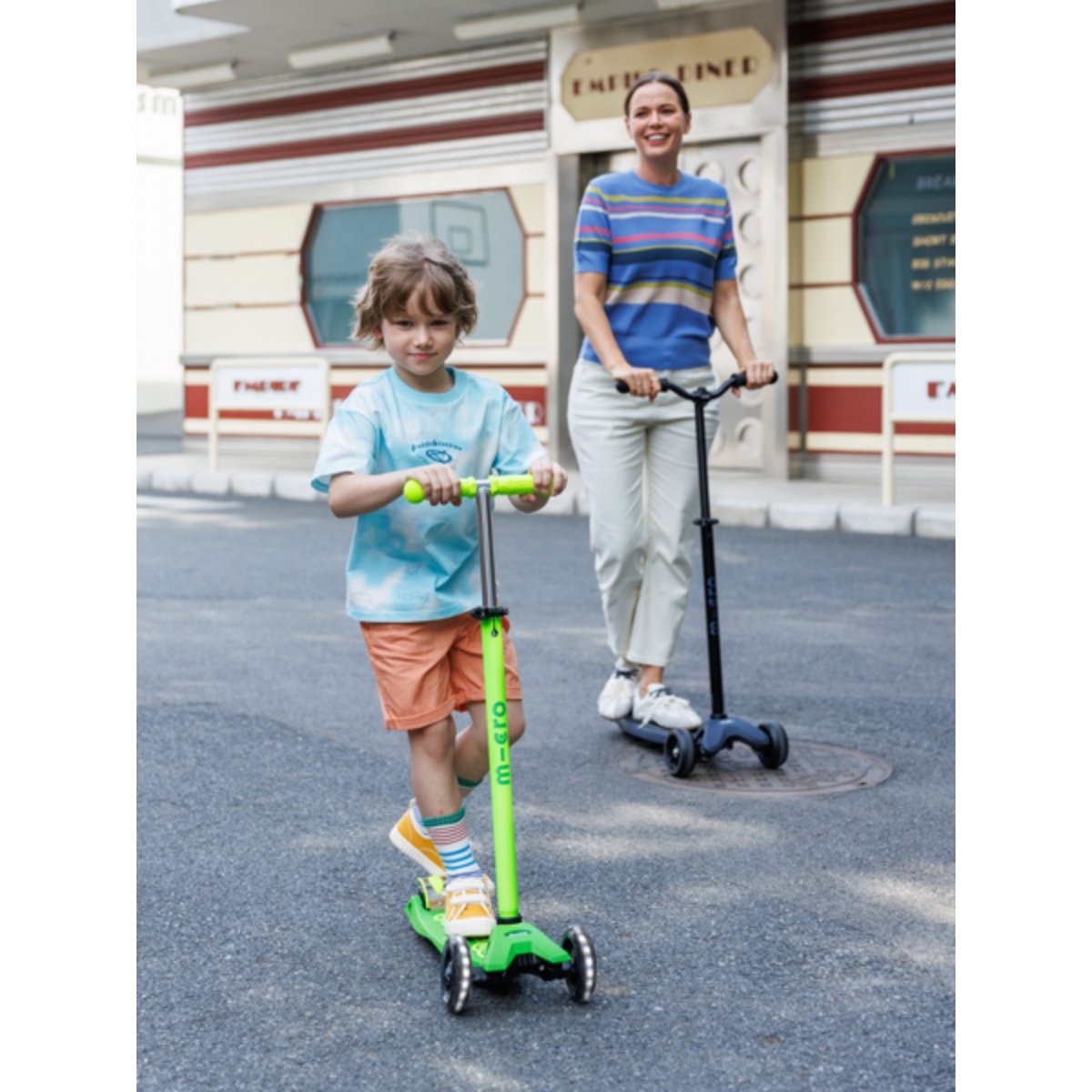 Maxi Micro Deluxe LED - Néon vert, MICRO MOBILITY
