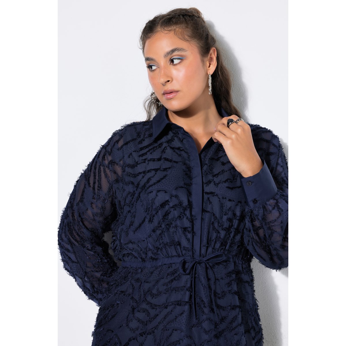 Mini-robe, coupe trapèze, motif à franges bleu nuit, STUDIO UNTOLD