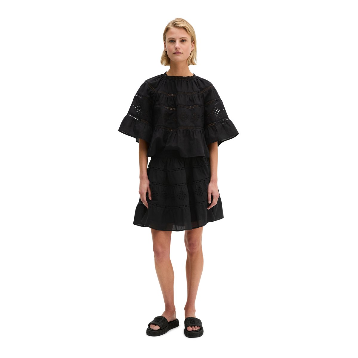 Boho-rock dans le style folklorique loose en voile de coton brodé noir, MARC O'POLO