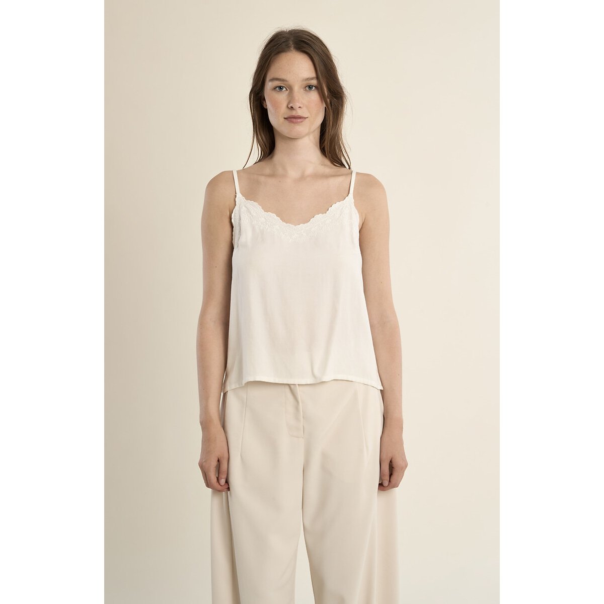 Embroidered V-Neck Cami white, MOLLY BRACKEN