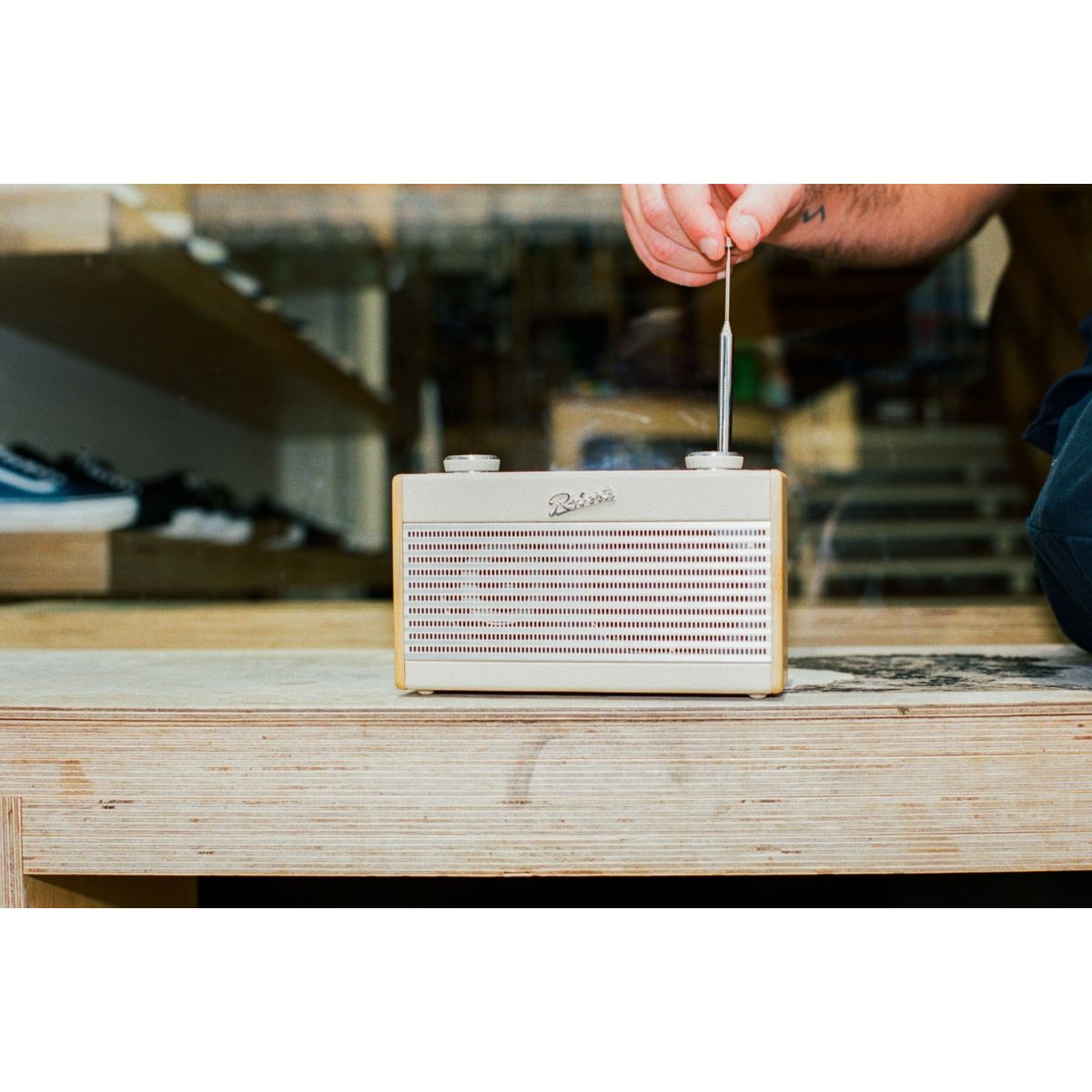 Radio DAB RAMBLER UNO PASTEL CREME couleur unique, ROBERTS