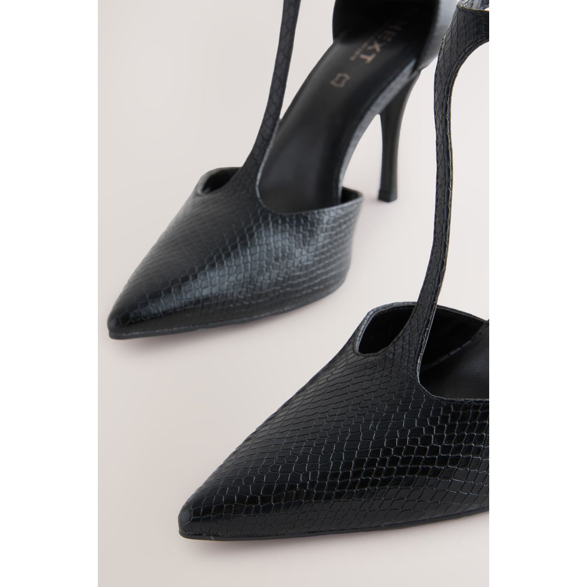 Salomés pointues en cuir effet lézard noir, NEXT
