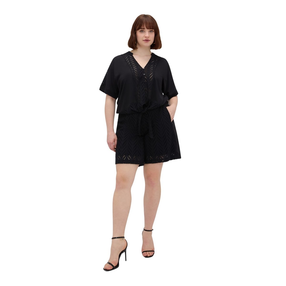 Short en broderie anglaise ajourée. noir, FIORELLA RUBINO