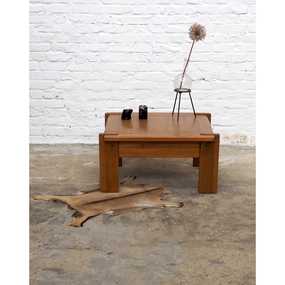 Table basse en pin Léonie N°441 - Bon état bois foncé, DEBONGOUT