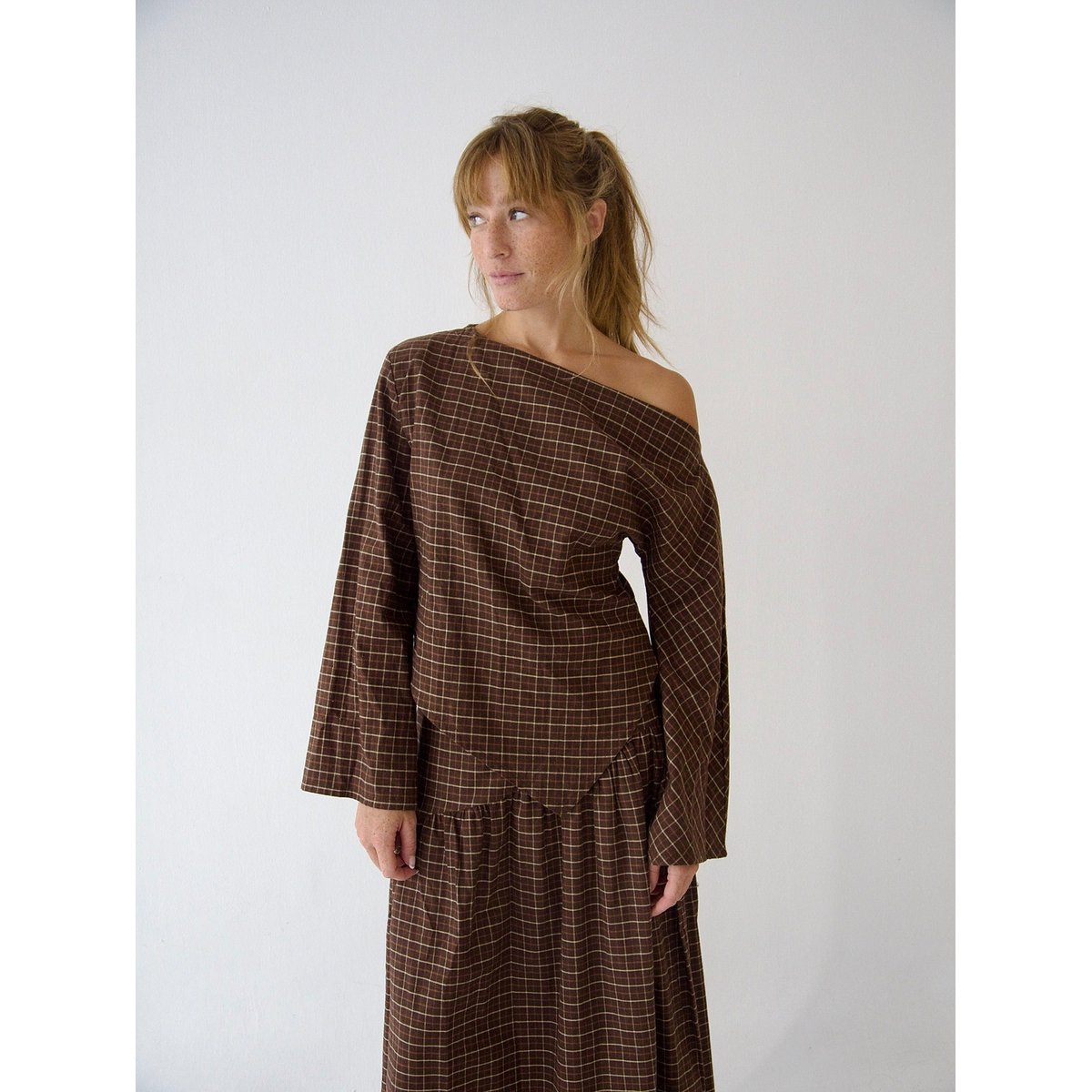 Top asymétrique petits carreaux ALIA marron, MINDTRAVELER