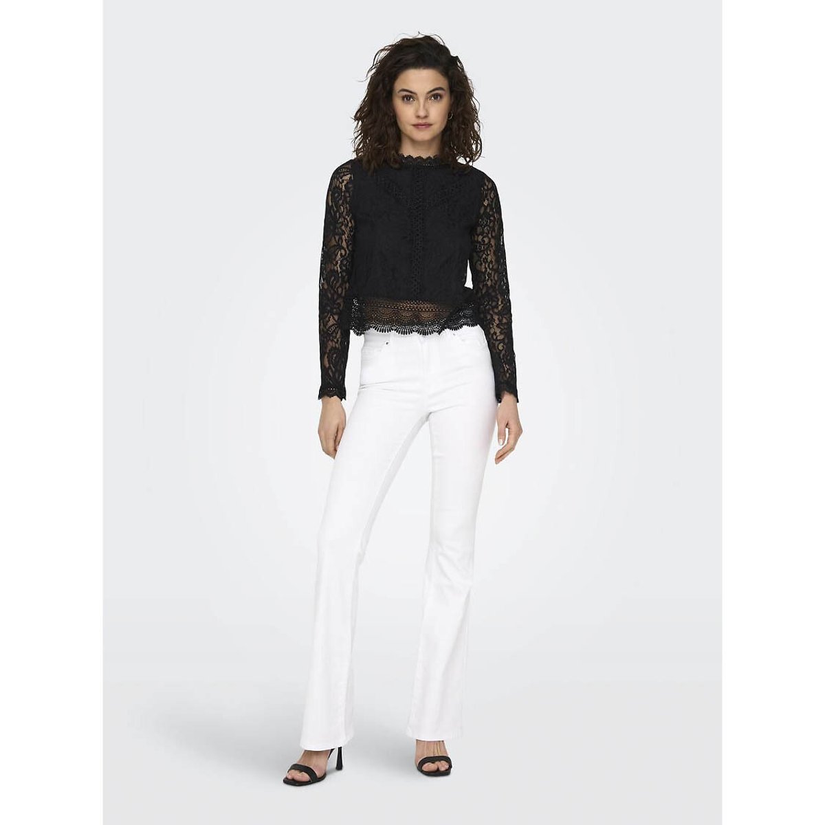 Blouse courte en dentelle noir, ONLY