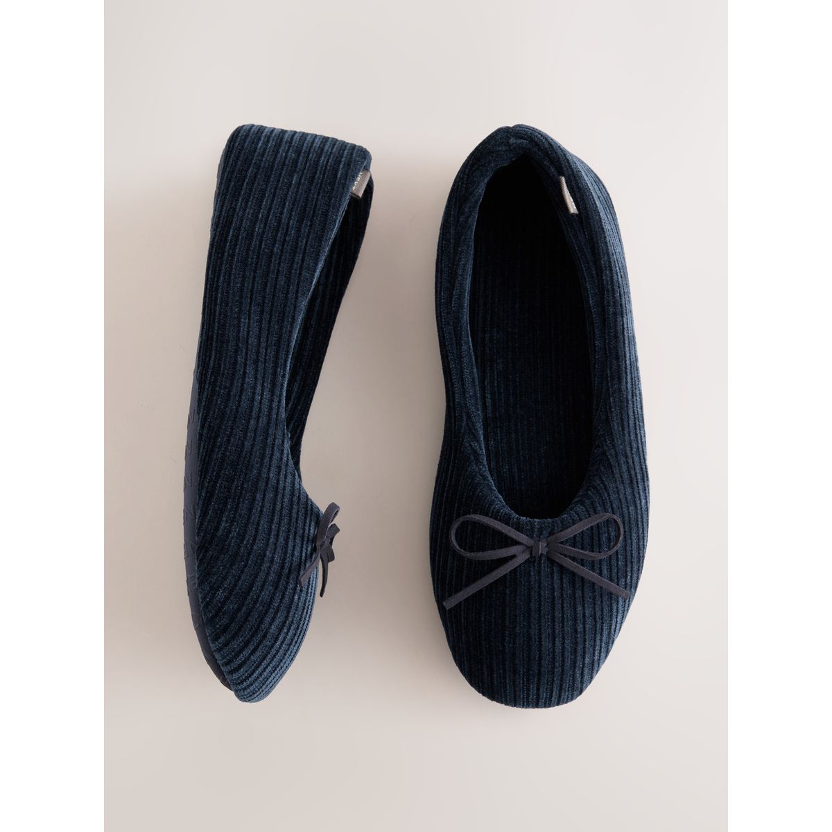 Chaussons ballerines en velours côtelé à nœud bleu marine, NEXT