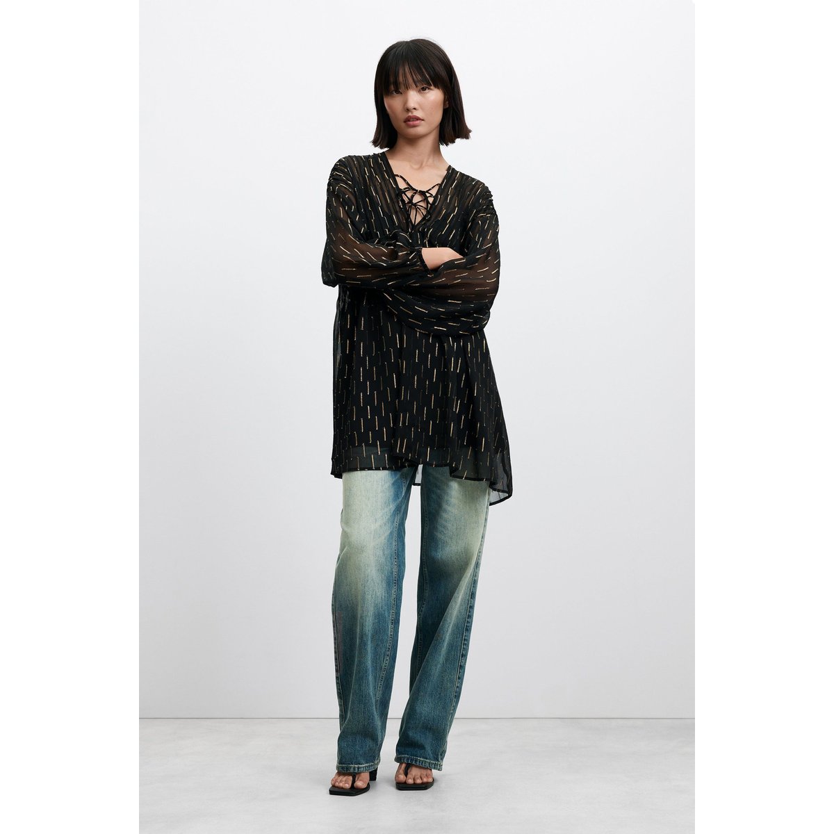 robe en mousseline avec détails métallisés noir, DESIGUAL