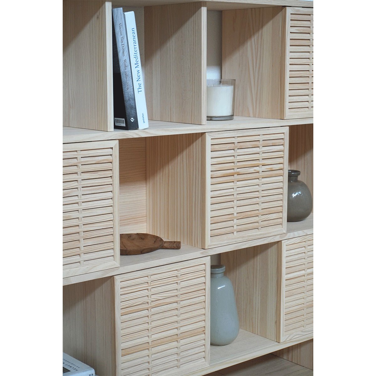 Bibliothèque en pin massif verni MORELLA bois clair, NAAN FURNITURE