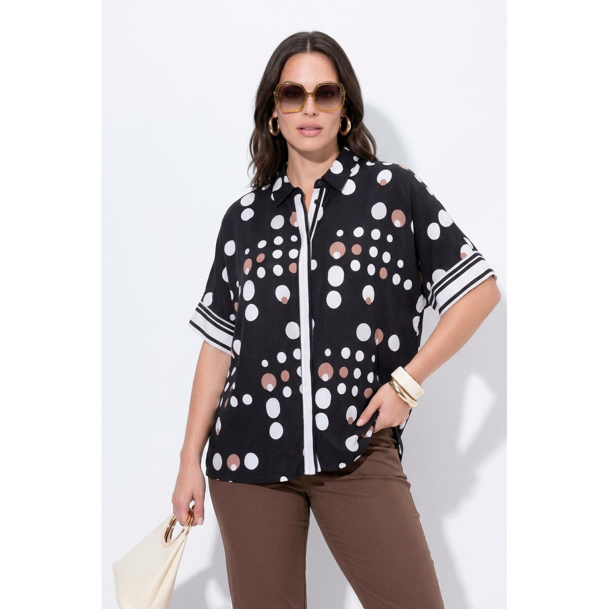 Blouse à pois au tombé fluide noir, ULLA POPKEN