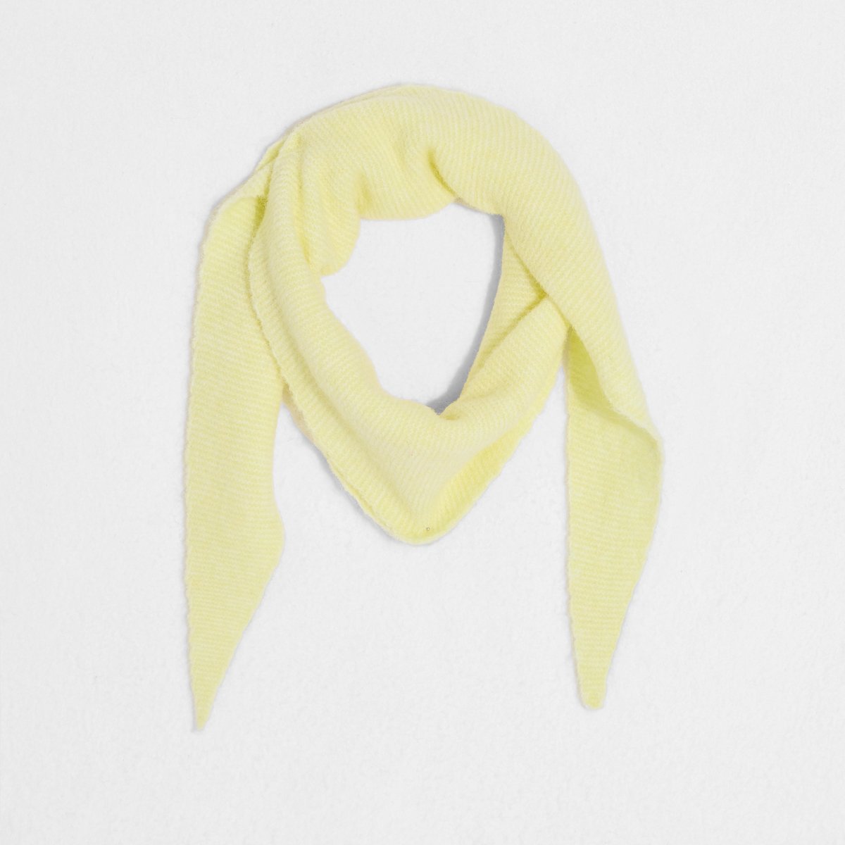 Echarpe forme triangle en maille jaune, GRAIN DE MALICE