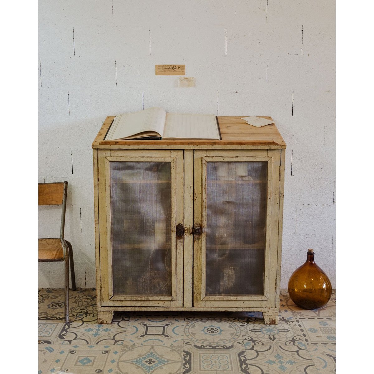 Garde-manger en bois beige Guy N°36 - Bon état beige, DEBONGOUT