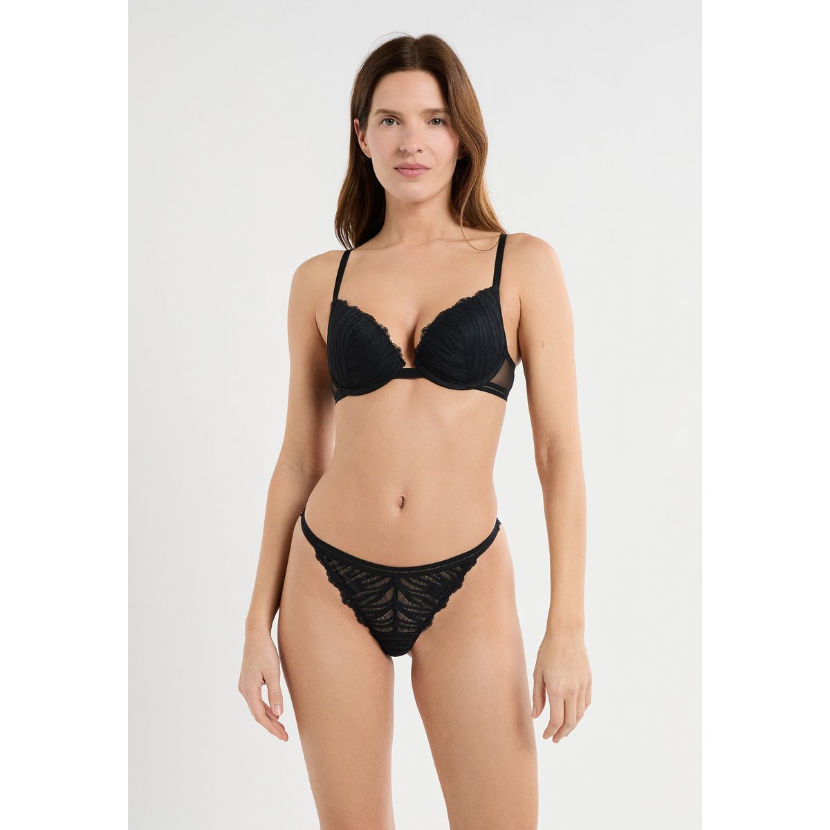 Tanga en dentelle ONYX noir, ETAM