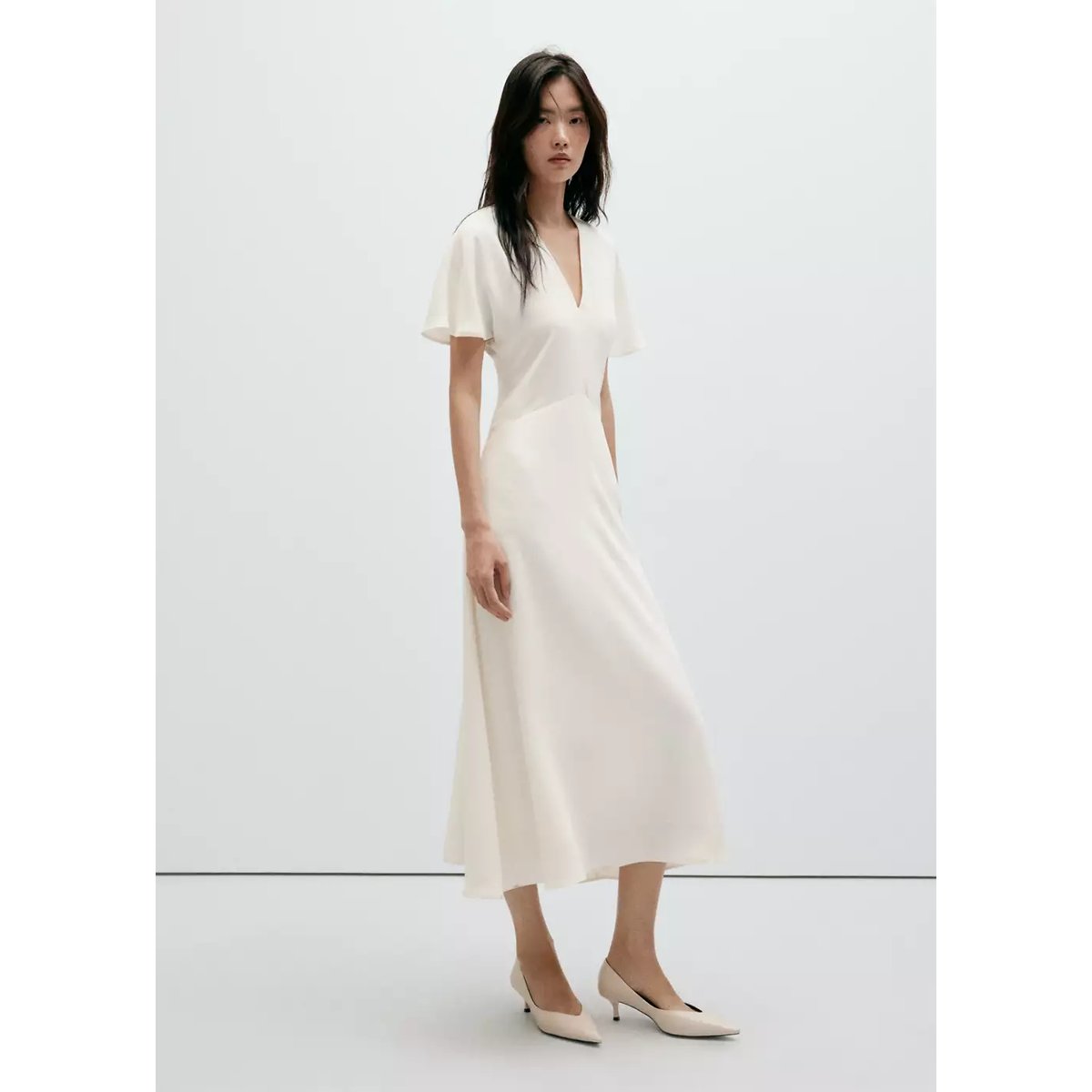Robe col V à manches courtes blanc, MANGO