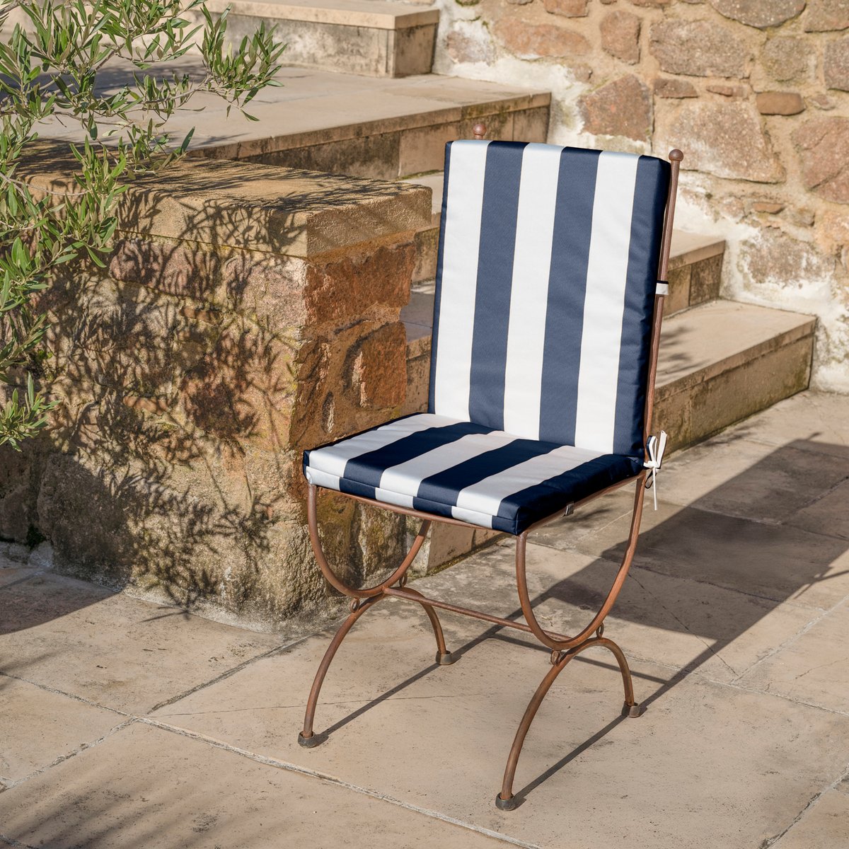 Coussin de fauteuil assise et dossier imperméable à rayures ARCACHON - QABANE bleu foncé, HOME MAISON
