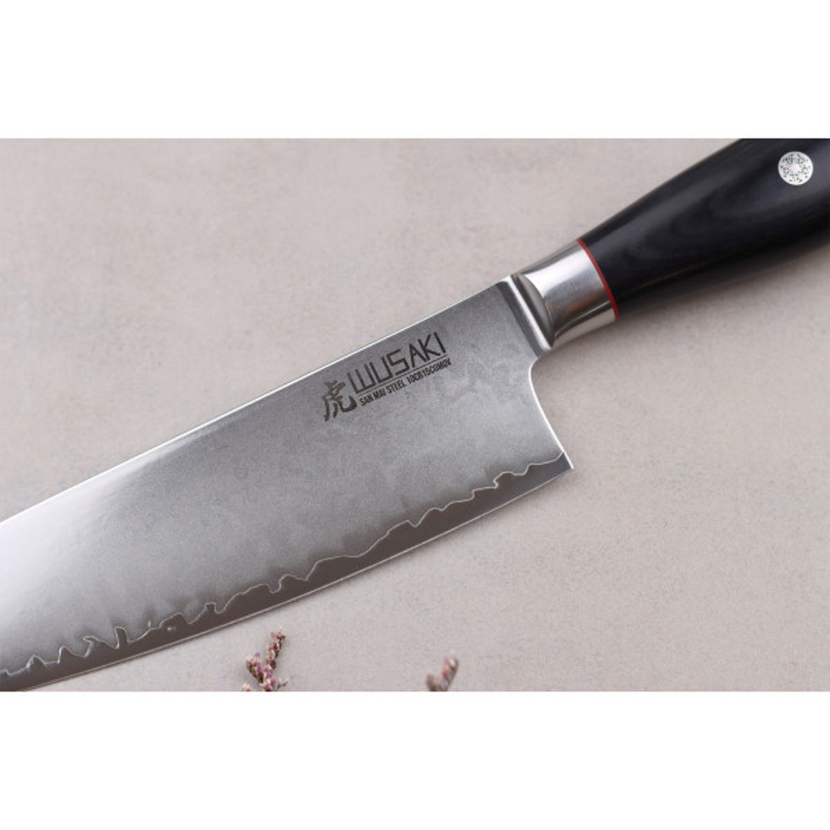Couteau modèle chef Fujiko Black 20cm manche en pakka v002228, WUSAKI
