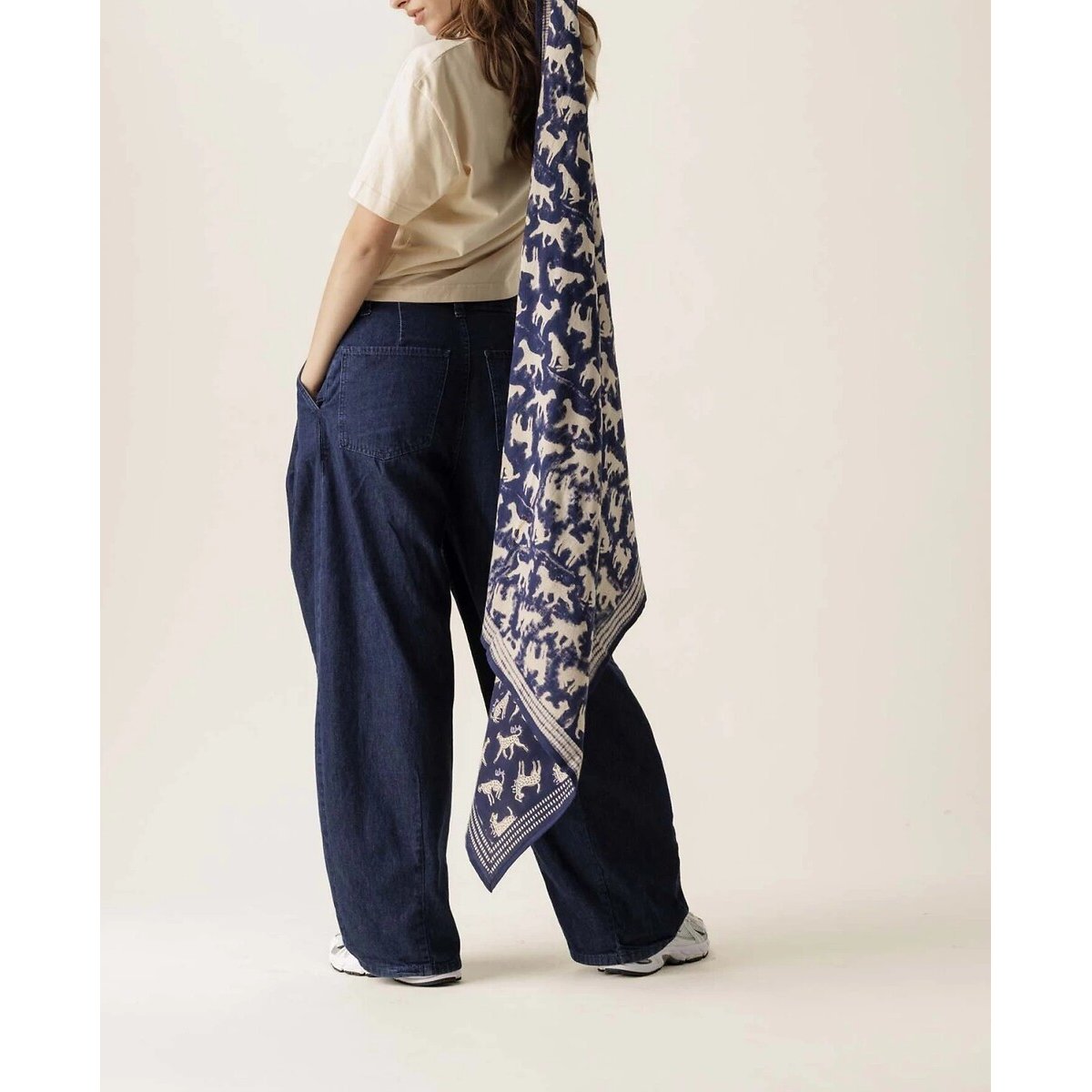 Lenço grande estampado, LATIKA estampado azul-escuro, APACHES COLLECTIONS