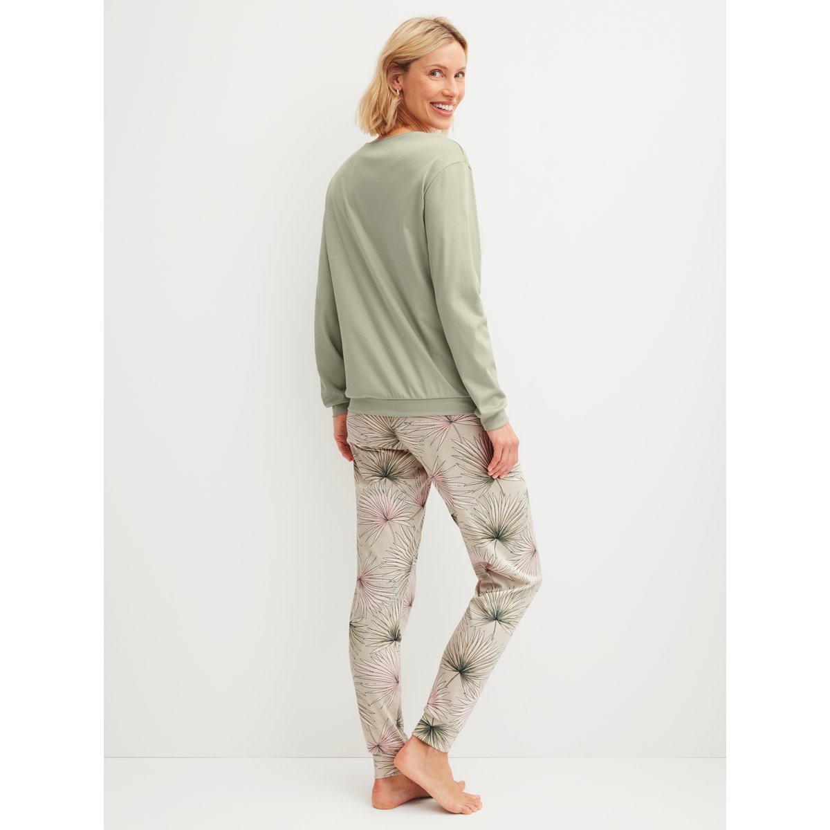 Pyjama à poignets manches longues Coton SPRING FLOWER DREAMS tea green, CALIDA