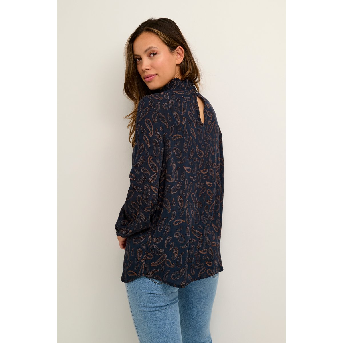 Blouse à manches longues bleu/marron cachemire dark blue/toffee paisley print, KAFFE