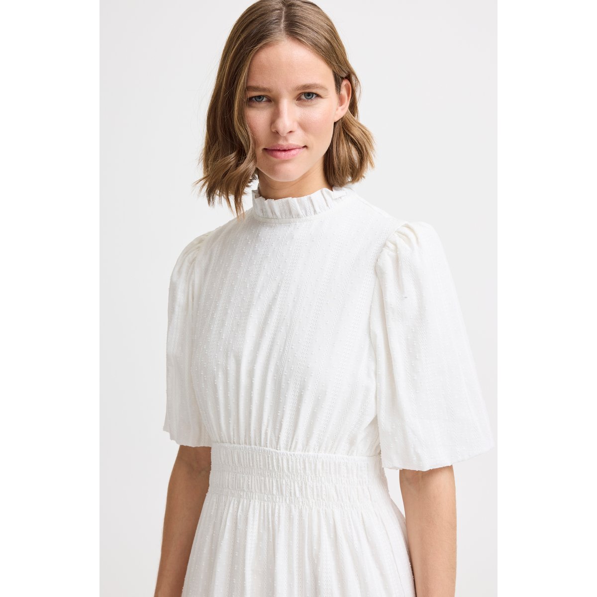 Robe blanc marshmallow, B.YOUNG