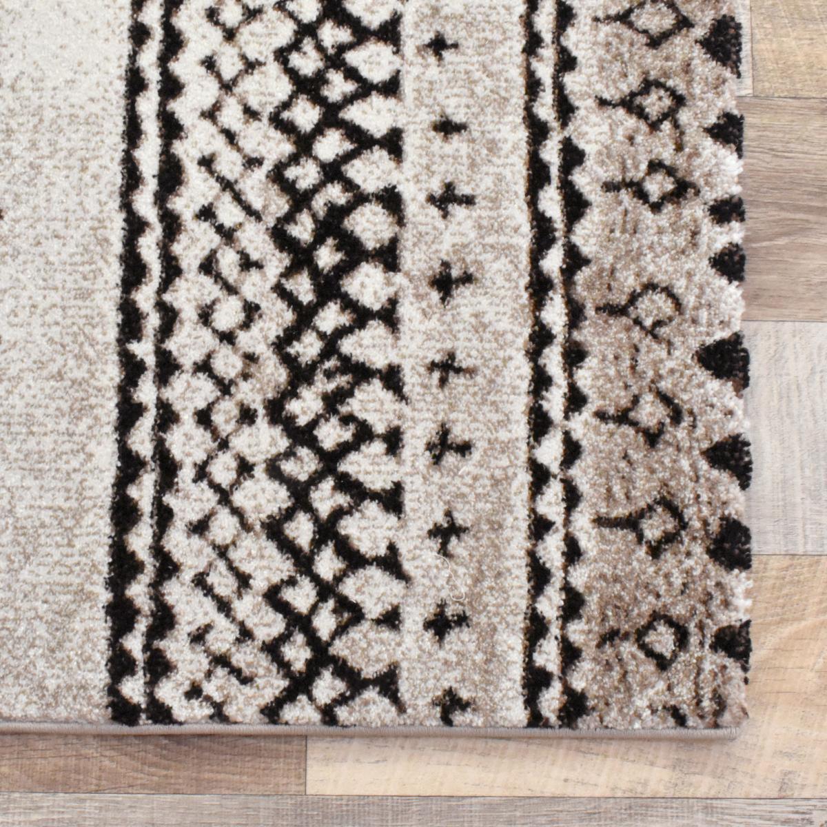 Tapis berbère tissé motifs tribaux LYN8 MABAL beige, noir, UN AMOUR DE TAPIS