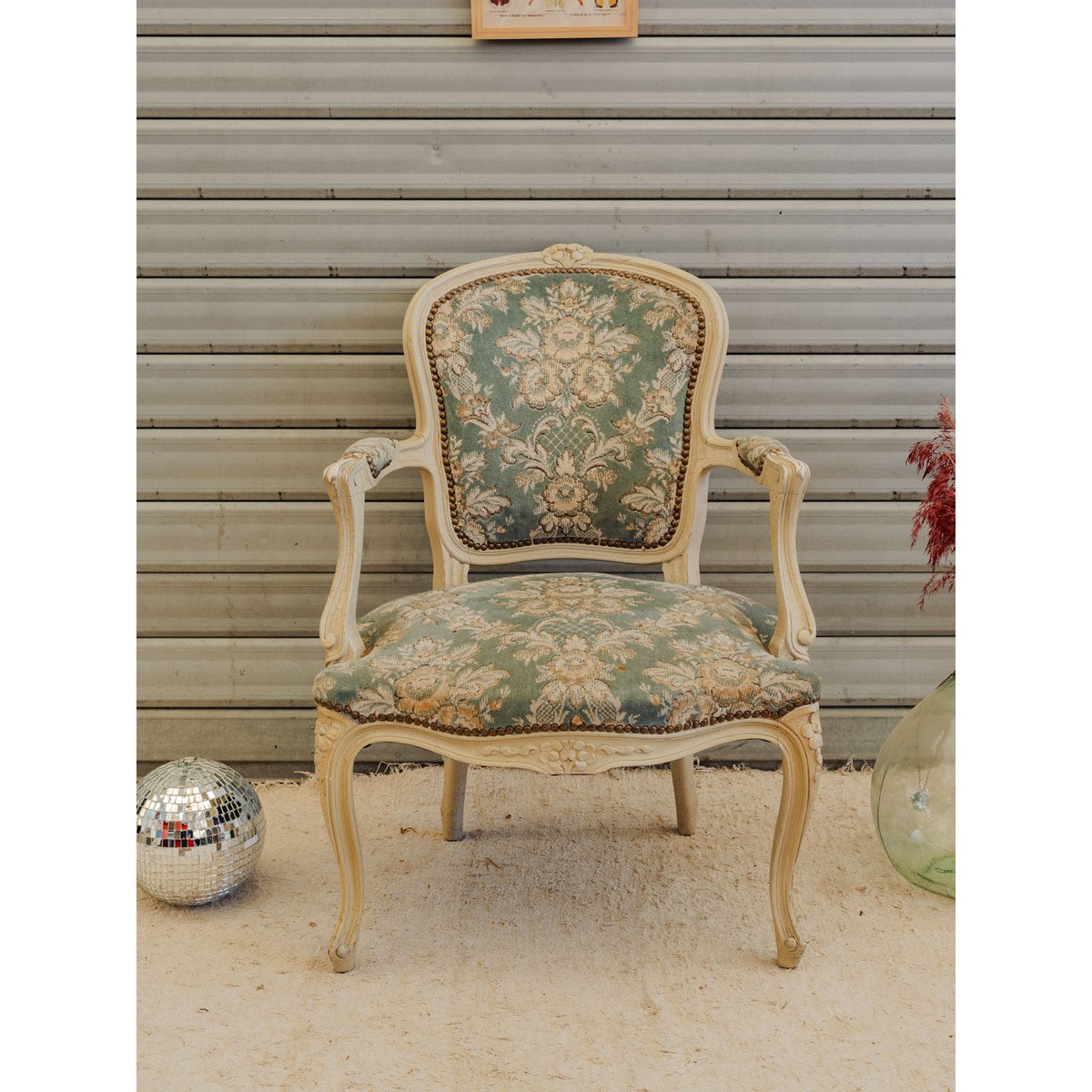 Fauteuil en bois beige et tissu bleu Ernest N°1618 - Bon état beige, DEBONGOUT