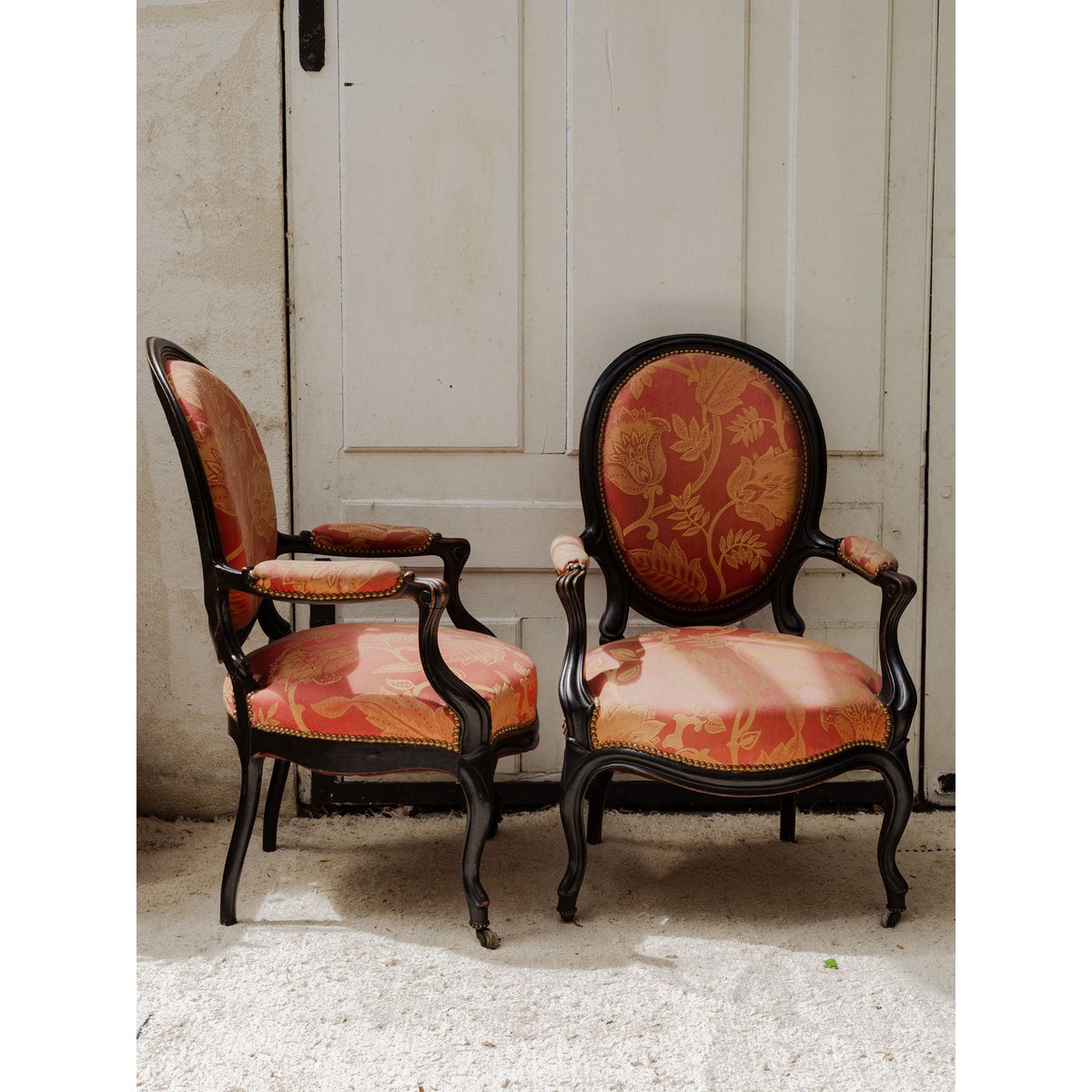 Paire de fauteuils Napoléon III en bois et tissu Ernest N°972 - Bon état noir, DEBONGOUT