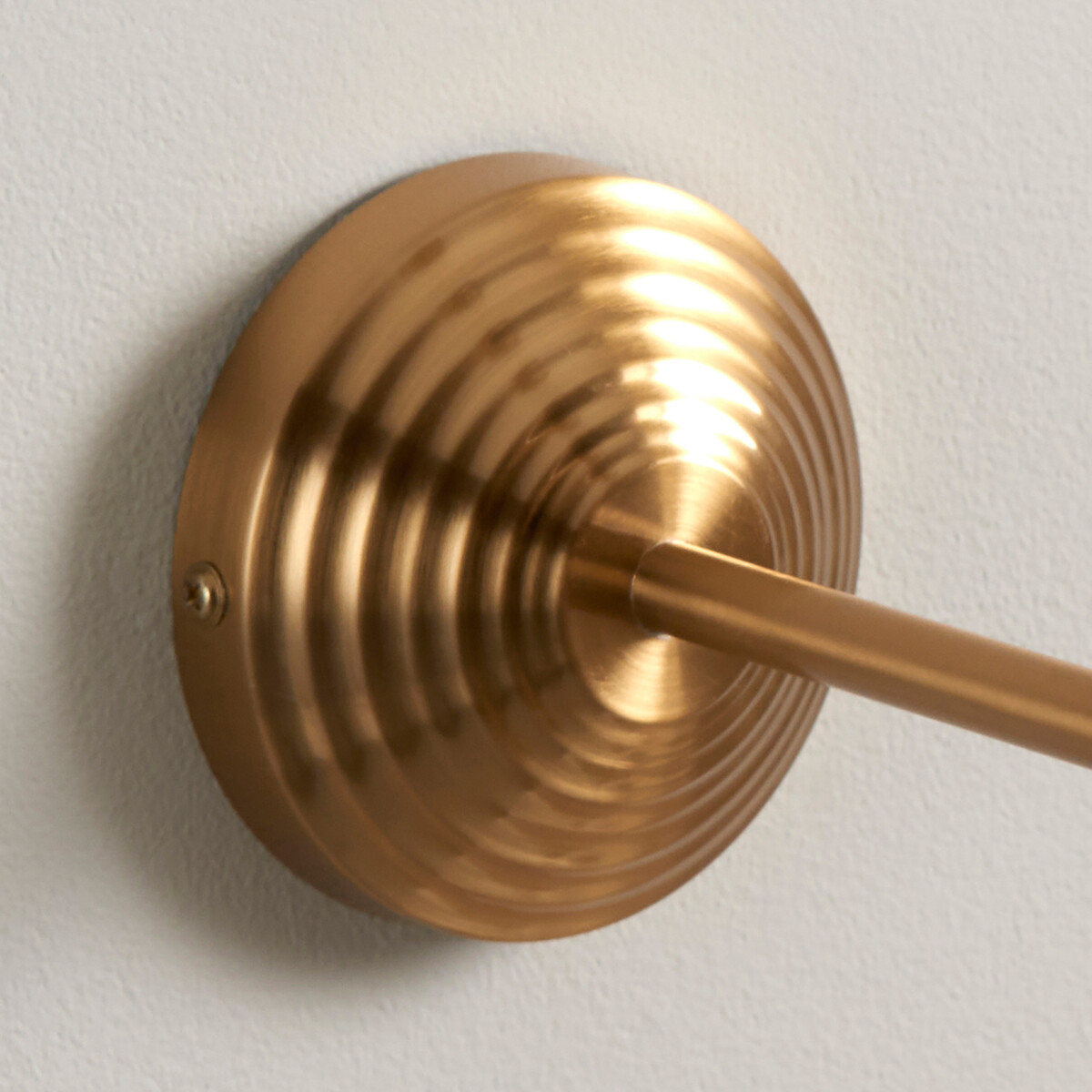 Oona T Bar Wall Light in Brushed Aged Brass aged brass, ÉDITÉ
