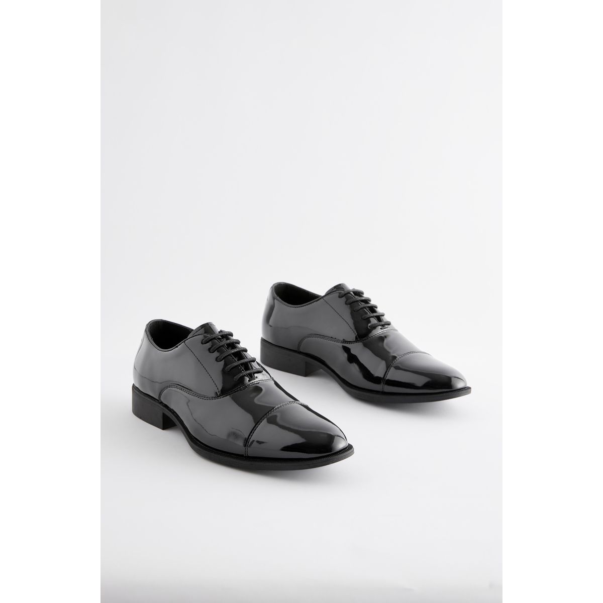 Chaussures oxford vernies à bout rapporté noir, NEXT